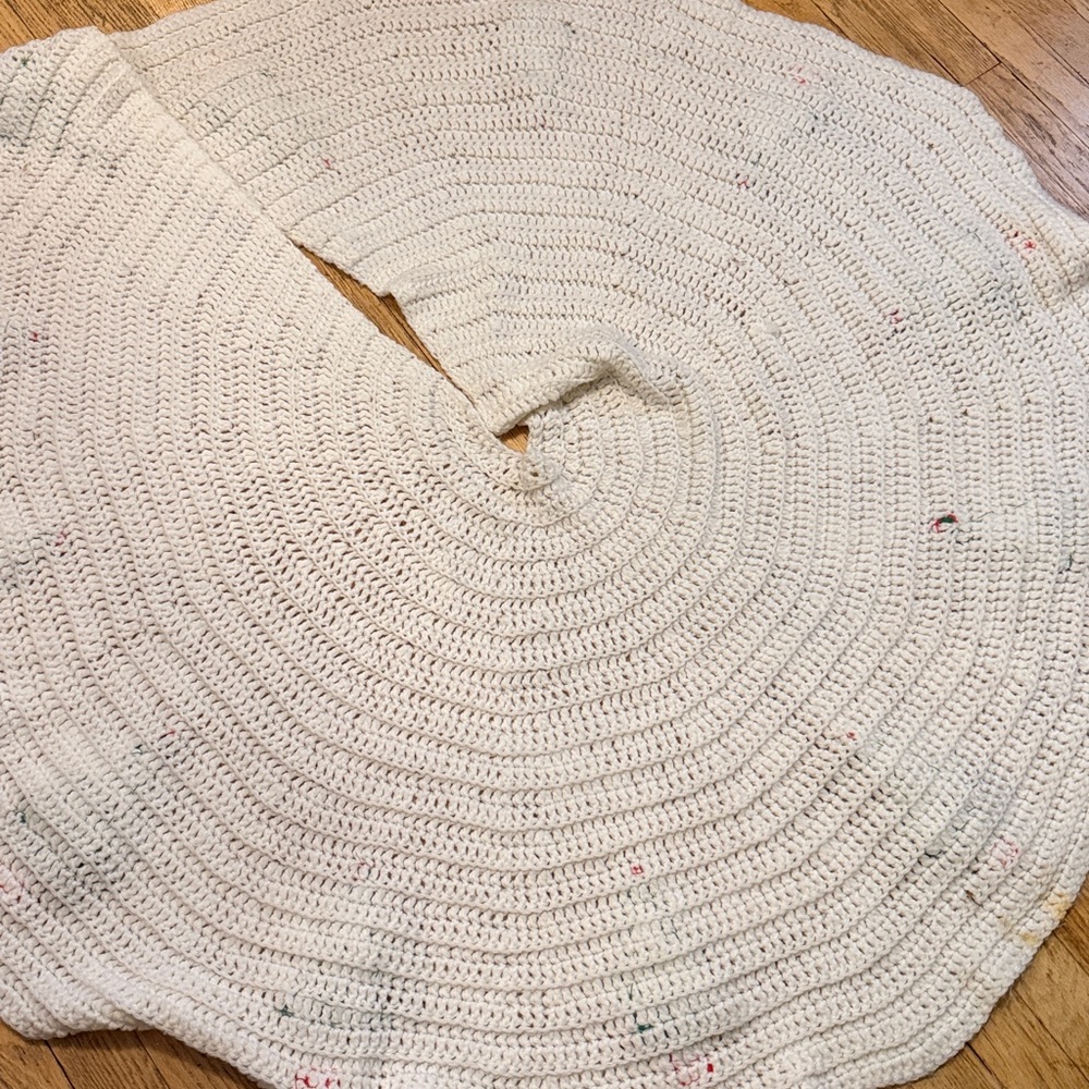 Vintage Crochet Christmas Tree Skirt - Picture 5 of 5